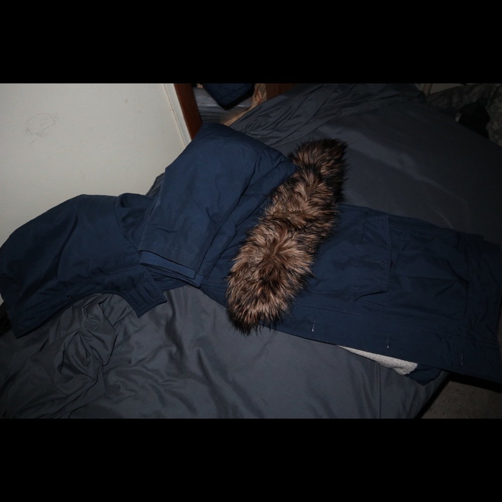 Hollister Coat (XL)